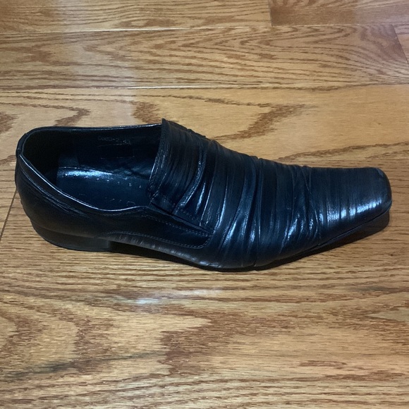 Styled Black Dress Shoes - Picture 3 of 10